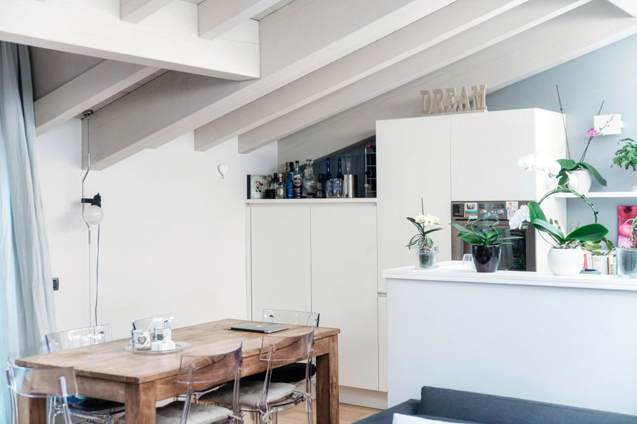 Joivy Isotta'S House With 2 Cosy Balconies Apartment โกโม ภายนอก รูปภาพ